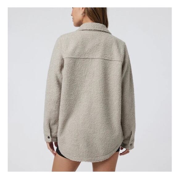 Vuori Sycamore Shirt Jacket Size Medium Taupe Sherpa Snap Button Oversized - Picture 12 of 12